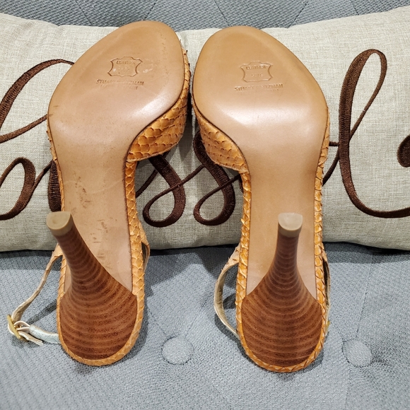 Pre-loved Stuart Weitzman Snakeskin Heels size 7 - Picture 12 of 13